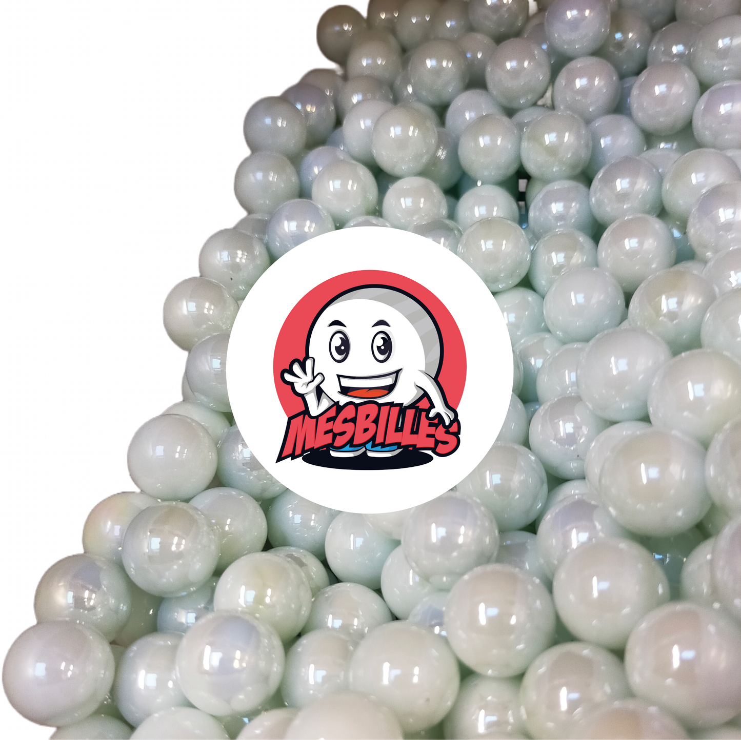 Immagine della mascotte MesBiglie circondata da biglie lucide opache brillanti bianche 16 mm