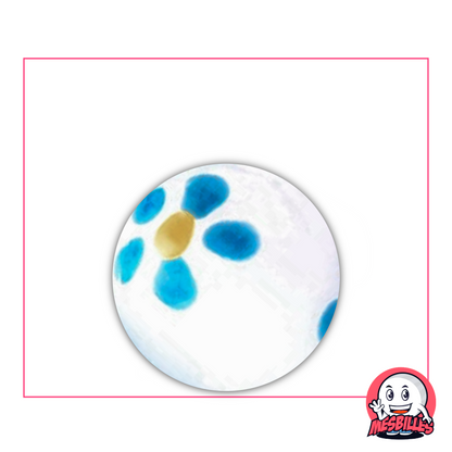 La Biglia Pâquerette Bianca e Blu 25 mm è una biglia artistica di fabbricazione artigianale.