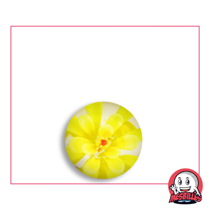 Bille Art Fleur3D Jaune en verre transparent, fleur jaune vif aux pétales serrés autour d'un cœur rouge, qui remplit presque toute la bille, vue de dessus, 16 mm de diamètre
