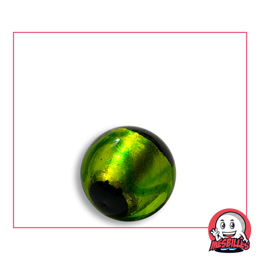 Bille Art Machu Picchu Vert 16 mm en verre vert à feuille métallique aux reflets vert-jaune, deux bouts noirs opaques, vue de dessus, 16 mm de diamètre