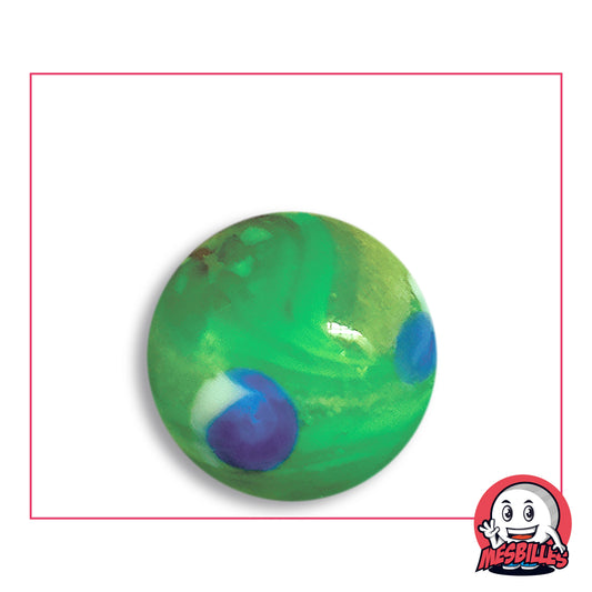 Bille Galactika Vert 25 mm Collector en verre vert veiné de traînées claires à tache bleu roi cerclée de blanc, vue de dessus, 25 mm de diamètre