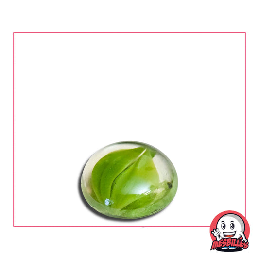 Cette bille Plate Froissé Vert 18 mm est également nommée Bille Galet en Verre, elle est utilisée pour Jouer, Décorer ou Collectionner. Le saviez-vous, Pourquoi la bille plate froissée verte en verre translucide ne joue-t-elle jamais au cache-cache ? Parce qu'elle est toujours transparente !
