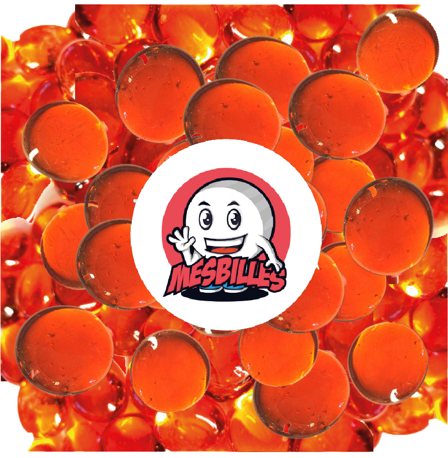 Biglie piatte colorate, elementi unici per la tua collezione! La nostra biglia piatta in vetro a lente di colore arancione traslucido, che misura 30 mm, è più di una semplice biglia, è un vero e proprio tocco di colore che illuminerà il tuo spazio. Aggiungi un tocco di brillantezza e originalità
