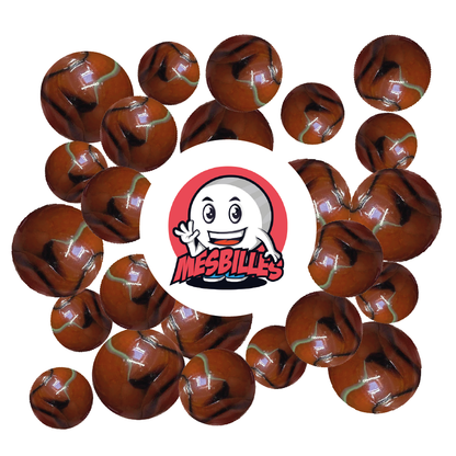 Questa Biglia Troll è una biglia in vetro da 35 mm. Sul sito MieiBiglie, le biglie sono disponibili con diametri da 8 mm fino a 50 mm e oltre per alcune famiglie di biglie.
